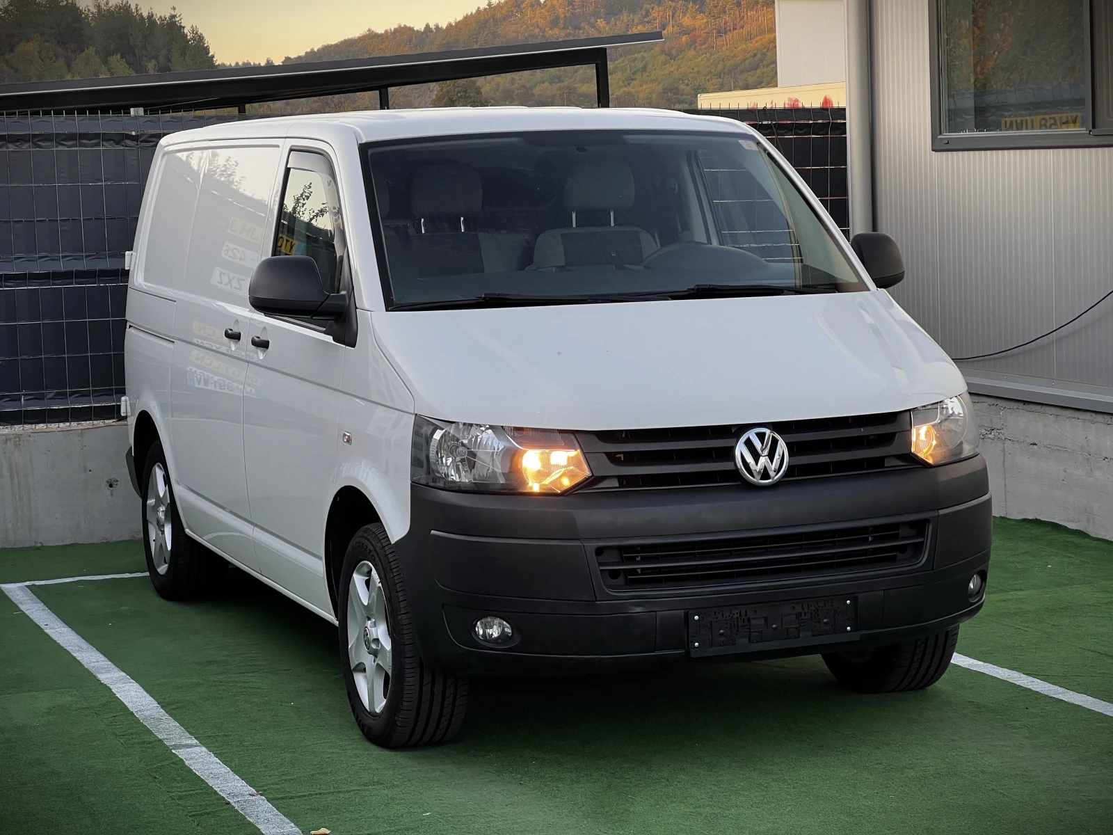 VW Transporter 2.0TDi 4Motion DSG ОБСЛУЖЕН ОТ А до Я с ориг.части - изображение 3