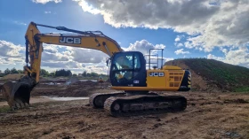   JCB