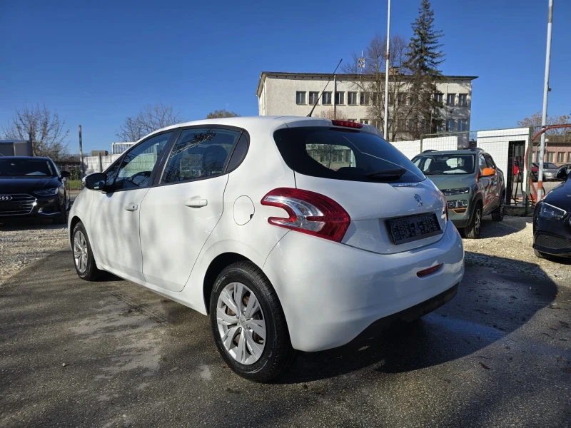 Peugeot 208 1.2 Бензин 82к.с. Топ състояние, снимка 5 - Автомобили и джипове - 38851648