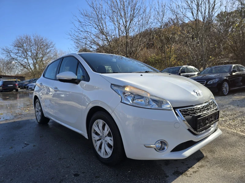 Peugeot 208 1.2 Бензин 82к.с. Топ състояние, снимка 2 - Автомобили и джипове - 38851648