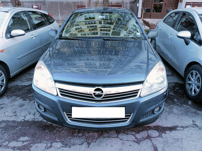Opel Astra H, снимка 1 - Автомобили и джипове - 43503962