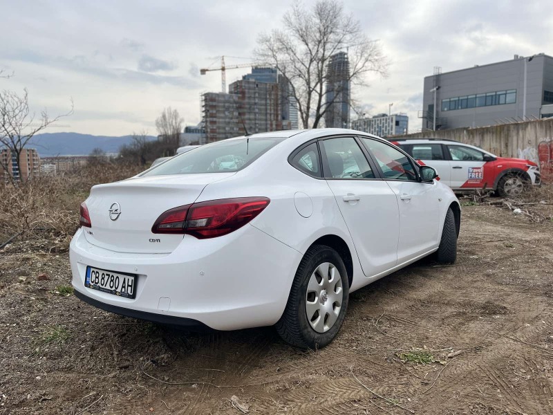 Opel Astra, снимка 2 - Автомобили и джипове - 44635515