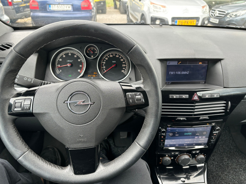 Opel Astra 1.8, снимка 11 - Автомобили и джипове - 45551720