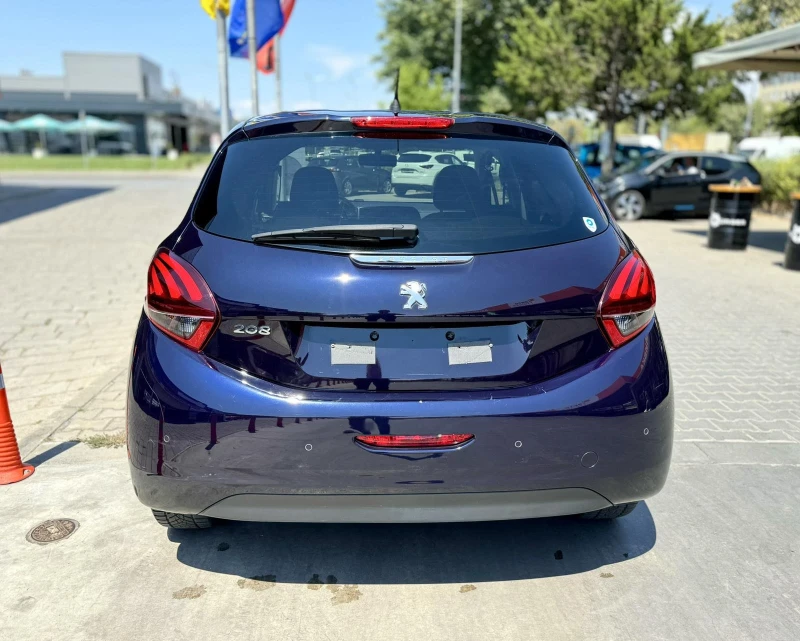 Peugeot 208 1.6 HDI Euro 6, снимка 13 - Автомобили и джипове - 47214358