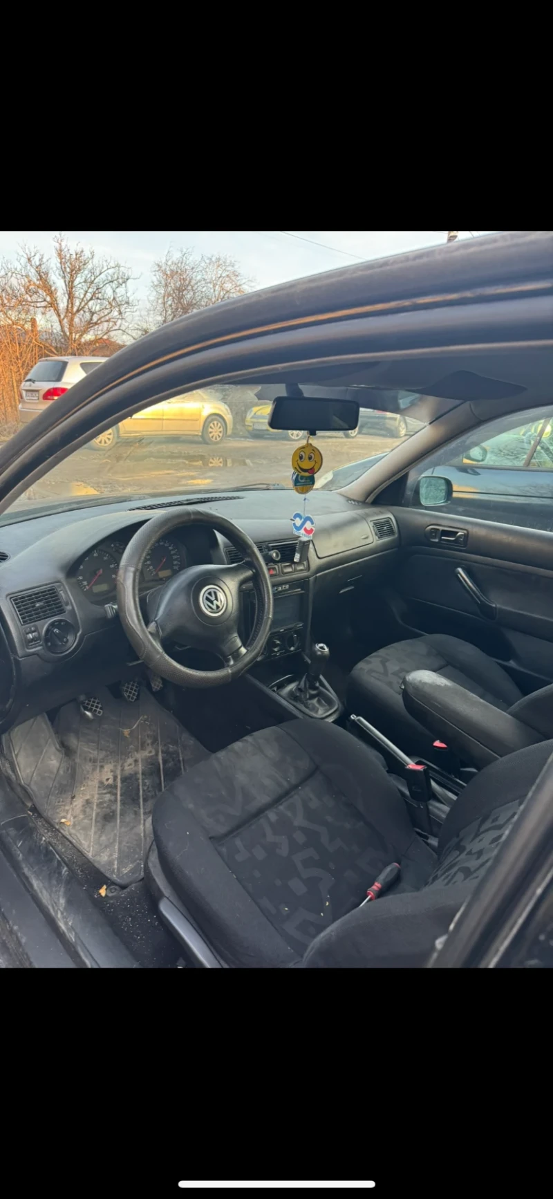 VW Golf 1.6, снимка 4 - Автомобили и джипове - 48308356