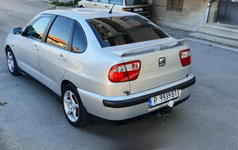 Seat Cordoba 1.6 101к.с., снимка 6 - Автомобили и джипове - 48635242