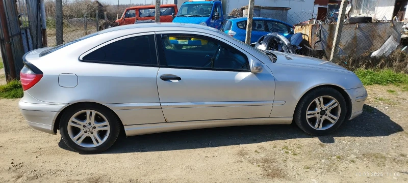 Mercedes-Benz C 200 Компресор, снимка 12 - Автомобили и джипове - 49439992