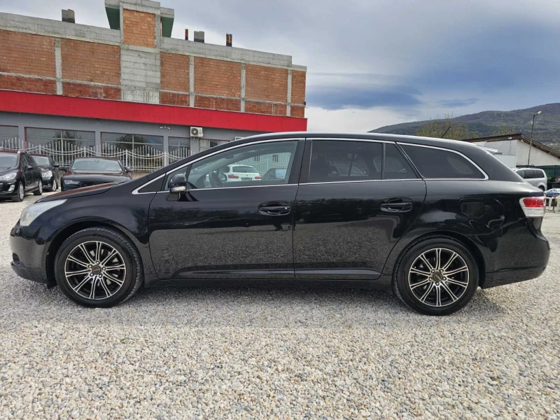 Toyota Avensis 2.2 D-4D/150к.с/ ПАНОРАМА, снимка 3 - Автомобили и джипове - 49863042