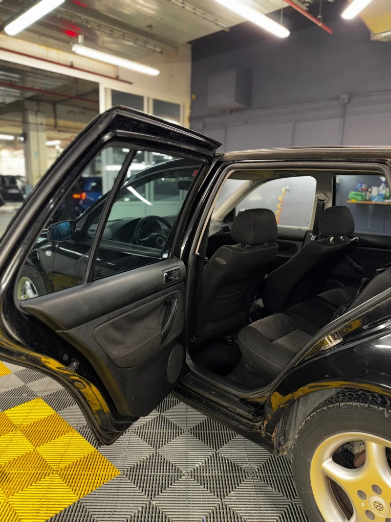 VW Golf, снимка 5 - Автомобили и джипове - 52959018