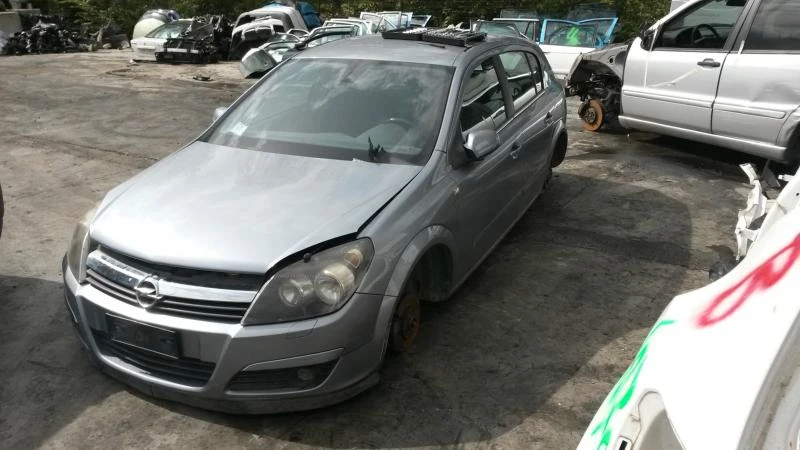 Opel Astra 1.7 Z17DTR-125HP, снимка 4 - Автомобили и джипове - 45613902