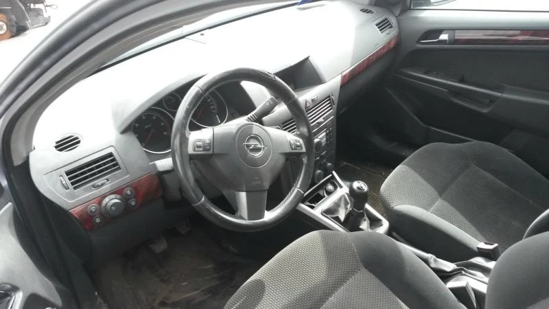 Opel Astra 1.7 Z17DTR-125HP, снимка 5 - Автомобили и джипове - 45613902