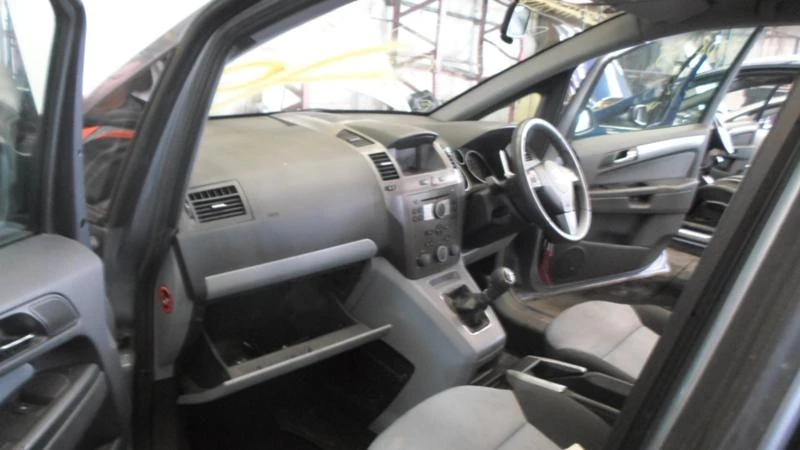 Opel Vectra 1.9cdti части, снимка 13 - Автомобили и джипове - 12811787