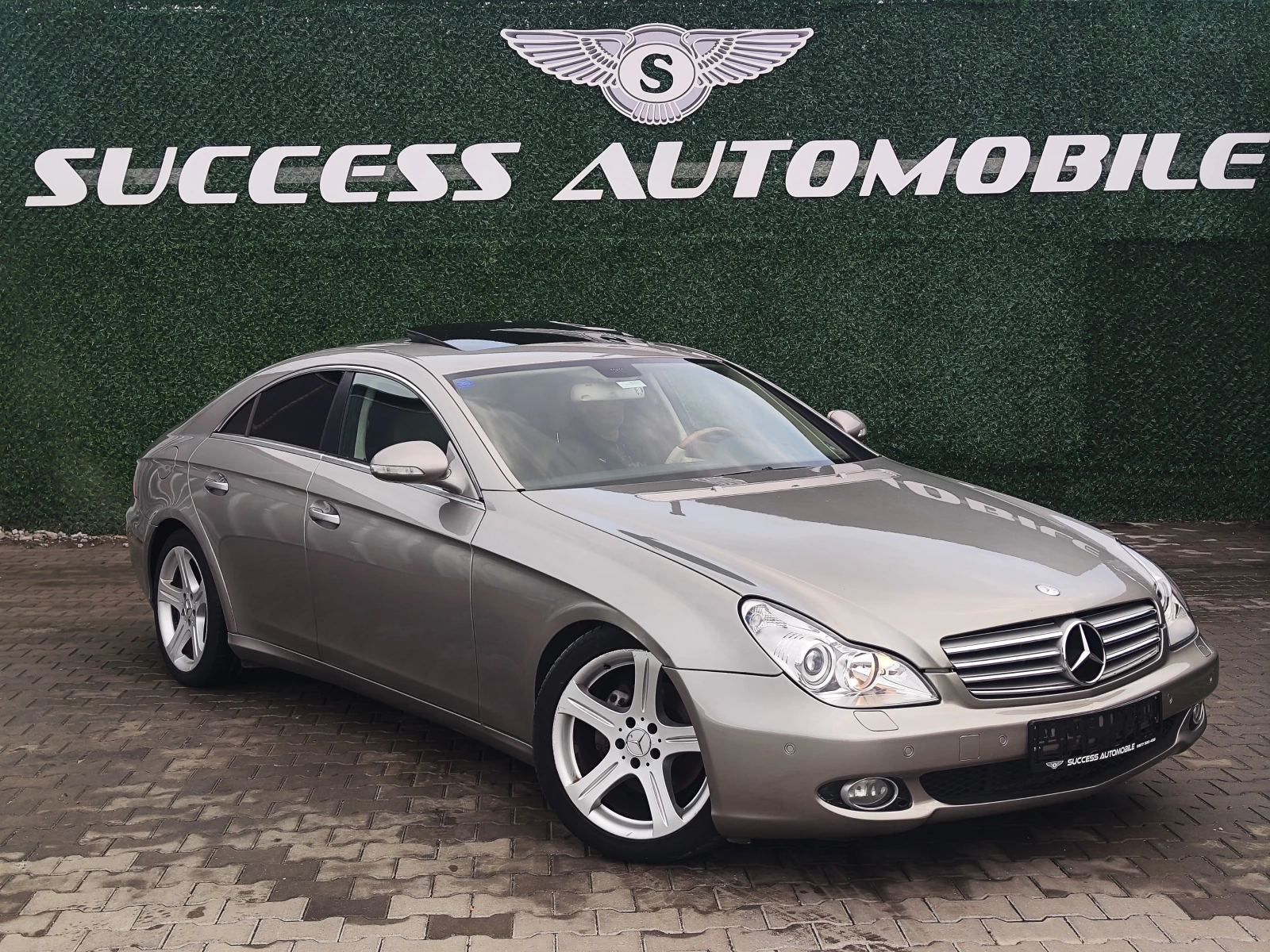 Mercedes-Benz CLS 320 AMG* NAVI* ALCANTAR* LIZING, снимка 1