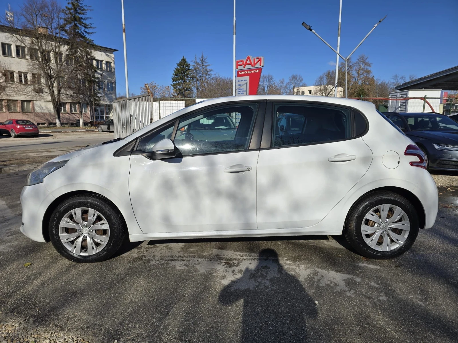 Peugeot 208 1.2 Бензин 82к.с. Топ състояние - изображение 6