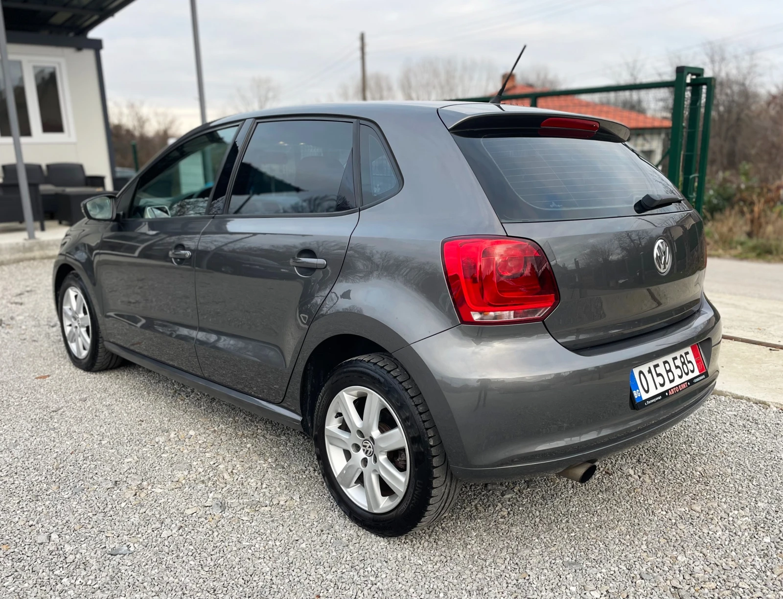 VW Polo 1.6TDI* 90кс* НАВИГАЦИЯ* СЕРВИЗНА ИСТОРИЯ - изображение 4