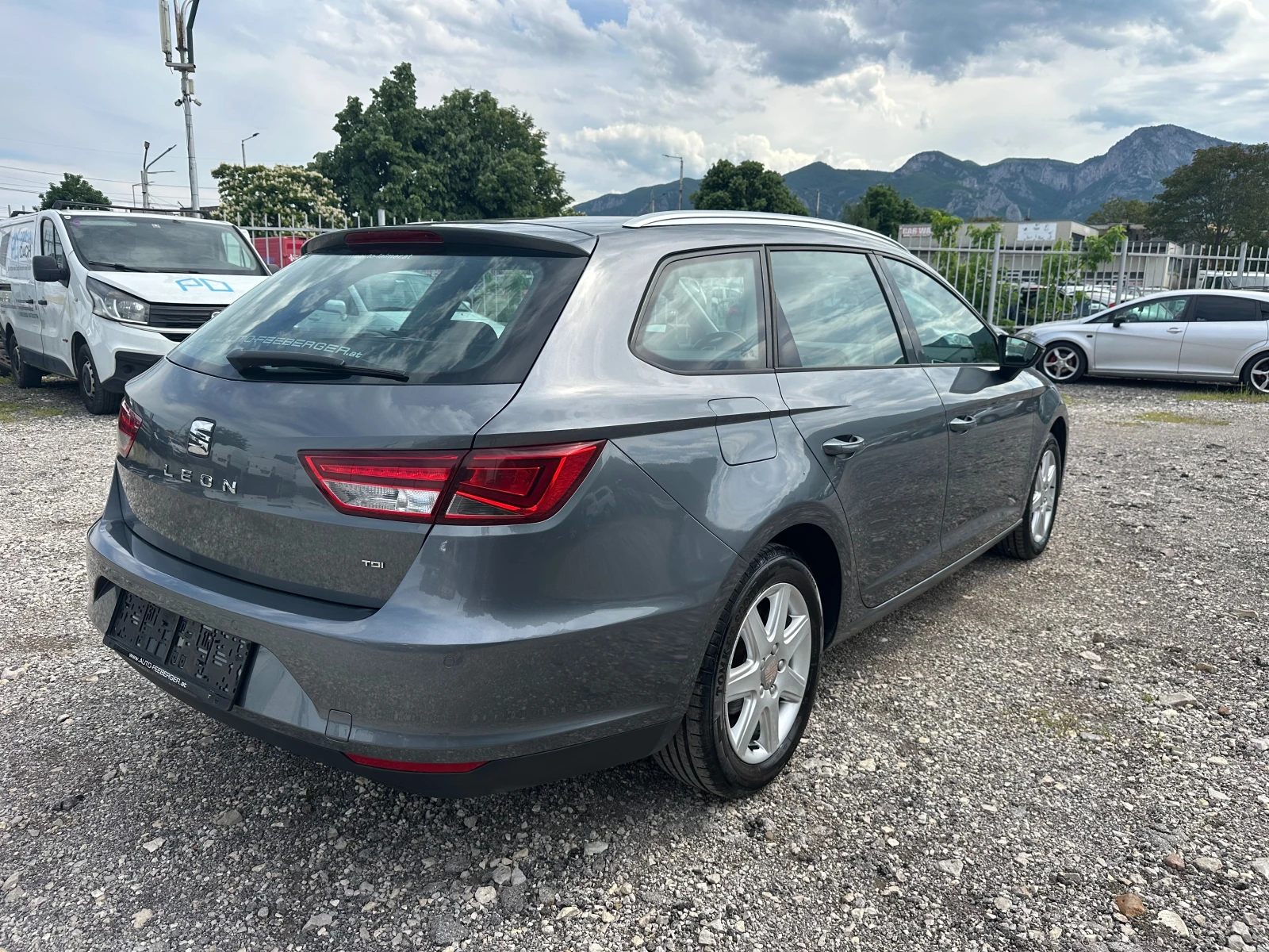 Seat Leon 1.6TDI 105kc EVRO5 - изображение 3