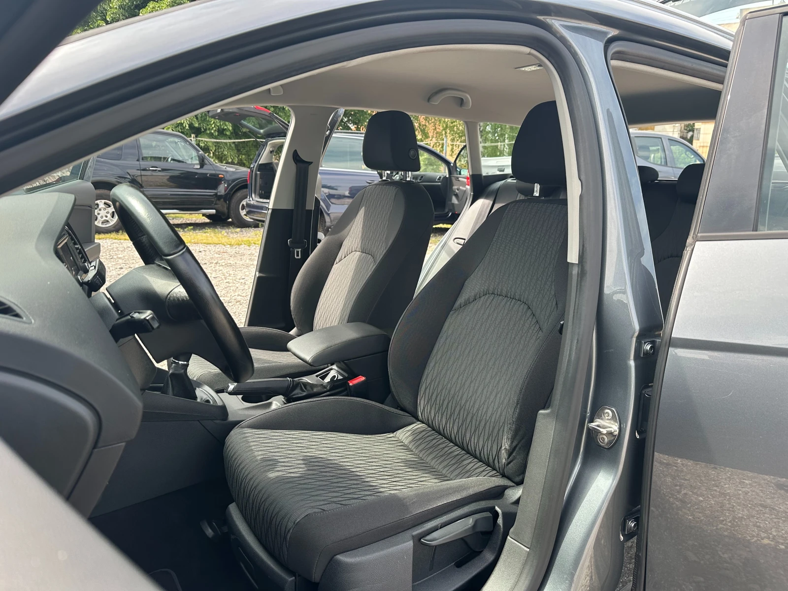 Seat Leon 1.6TDI 105kc EVRO5 - изображение 9
