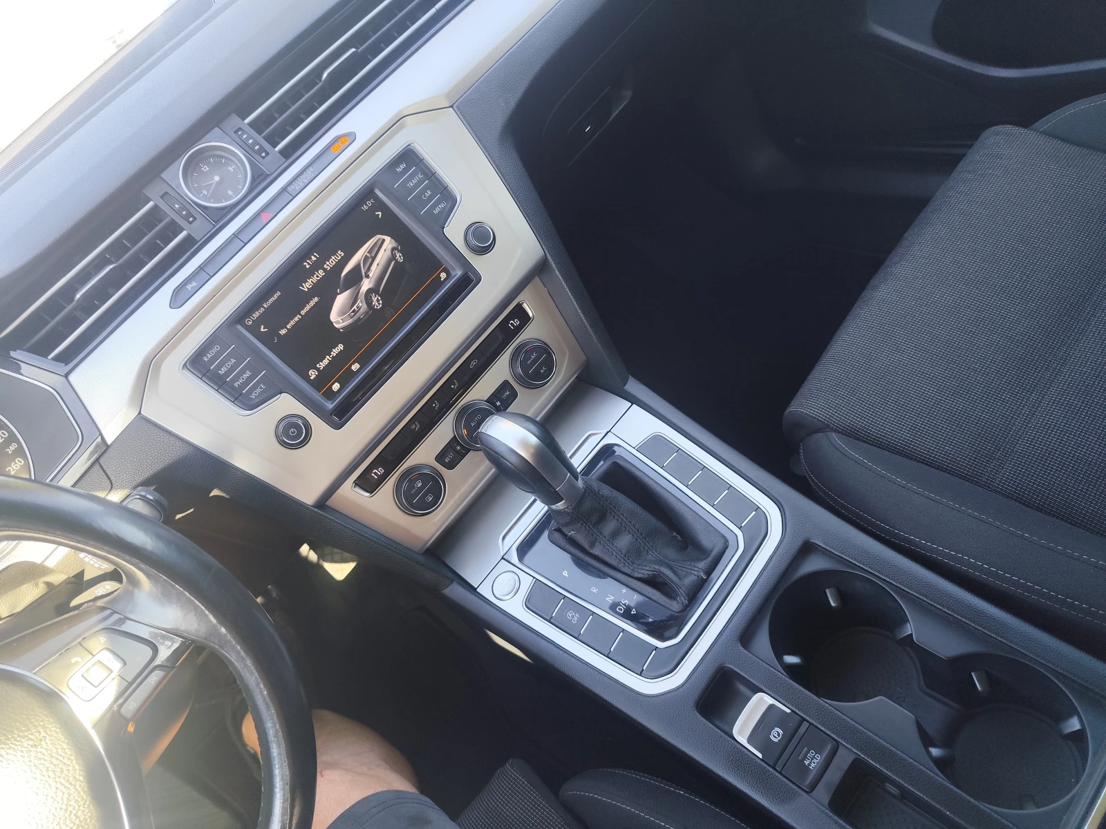 VW Passat 2.0  DSG 150 к.с - изображение 9
