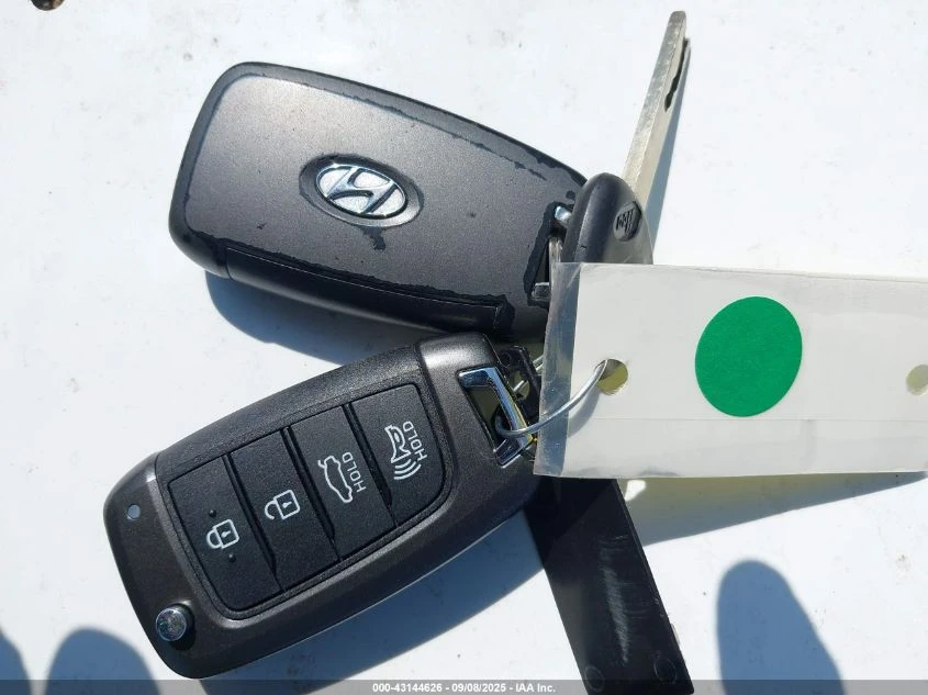 Hyundai Accent 1.6L I-4 DI, DOHC, VVT, 120HP Front Wheel Drive - изображение 3