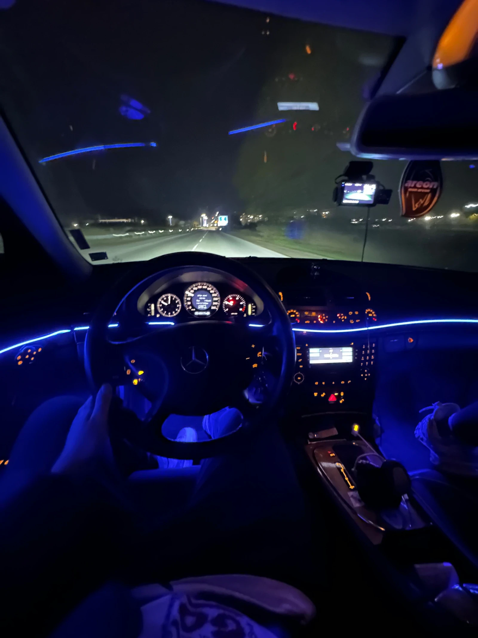 Mercedes-Benz E 270 Elegance - изображение 10