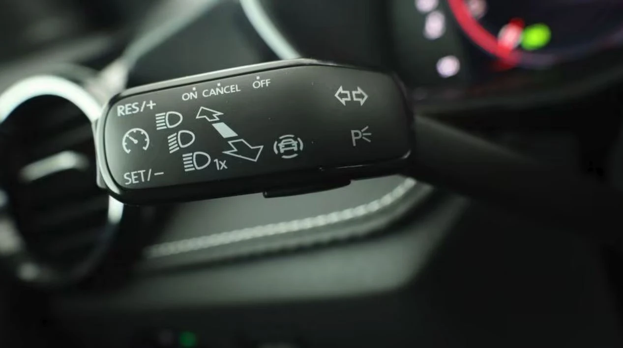 Skoda Fabia 1.0TSI, снимка 8 - Автомобили и джипове - 53730398