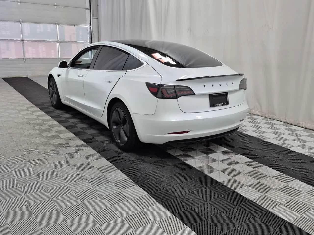 Tesla Model 3 AВТОПИЛОТ* ПАНОРАМА* 360* WIRELESS PHONE CHARGE, снимка 6 - Автомобили и джипове - 53818558