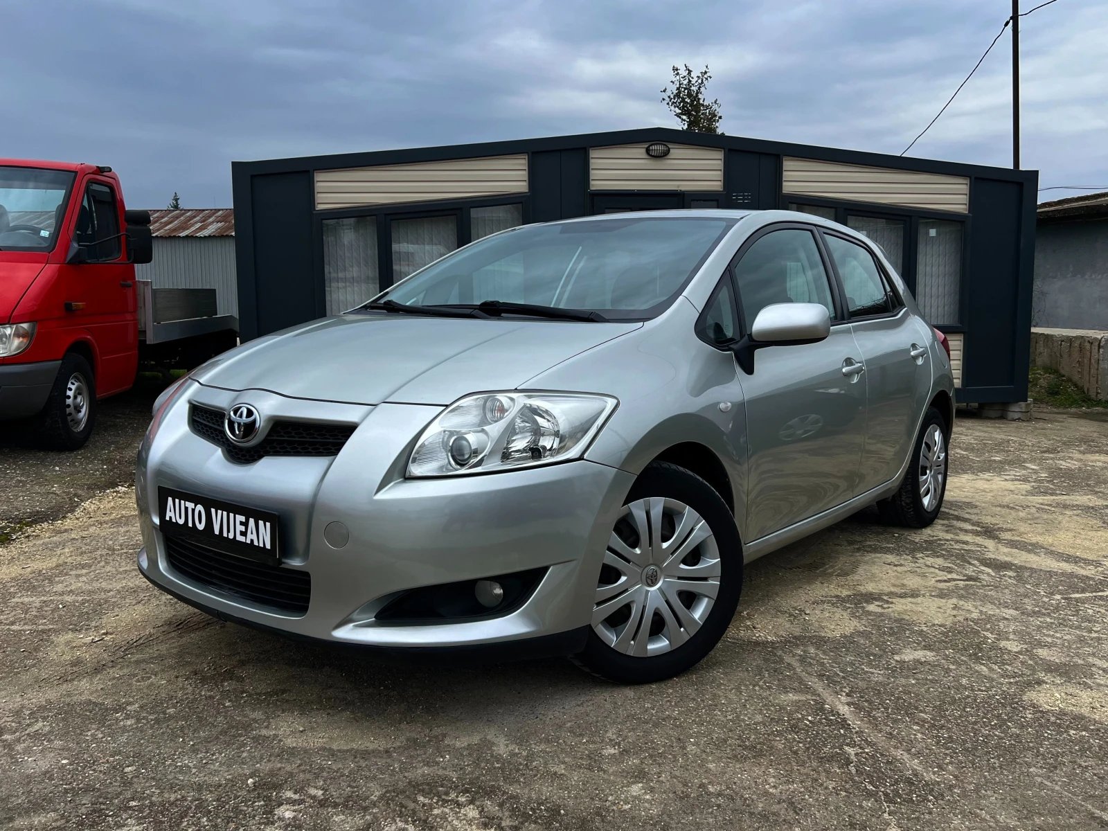 Toyota Auris 2.0-ДИЗЕЛ-126кс