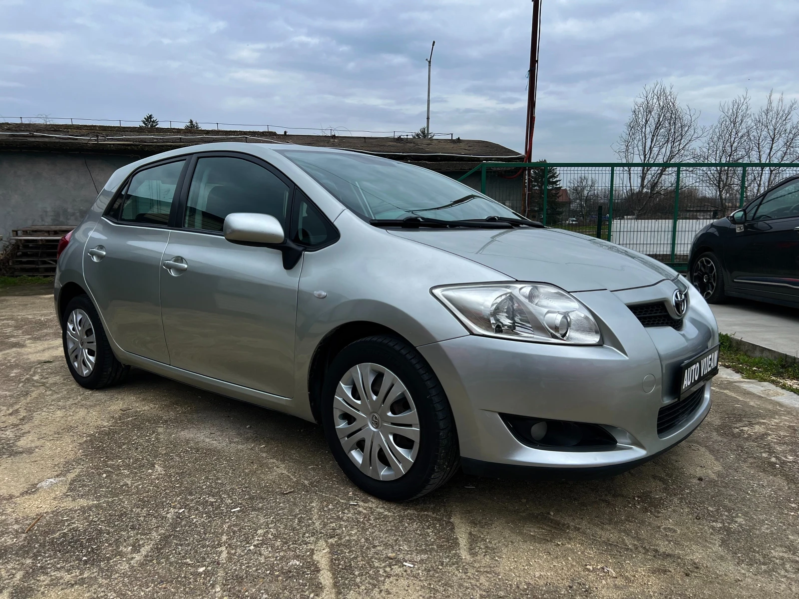 Toyota Auris 2.0-ДИЗЕЛ-126кс, снимка 3 - Автомобили и джипове - 53975102