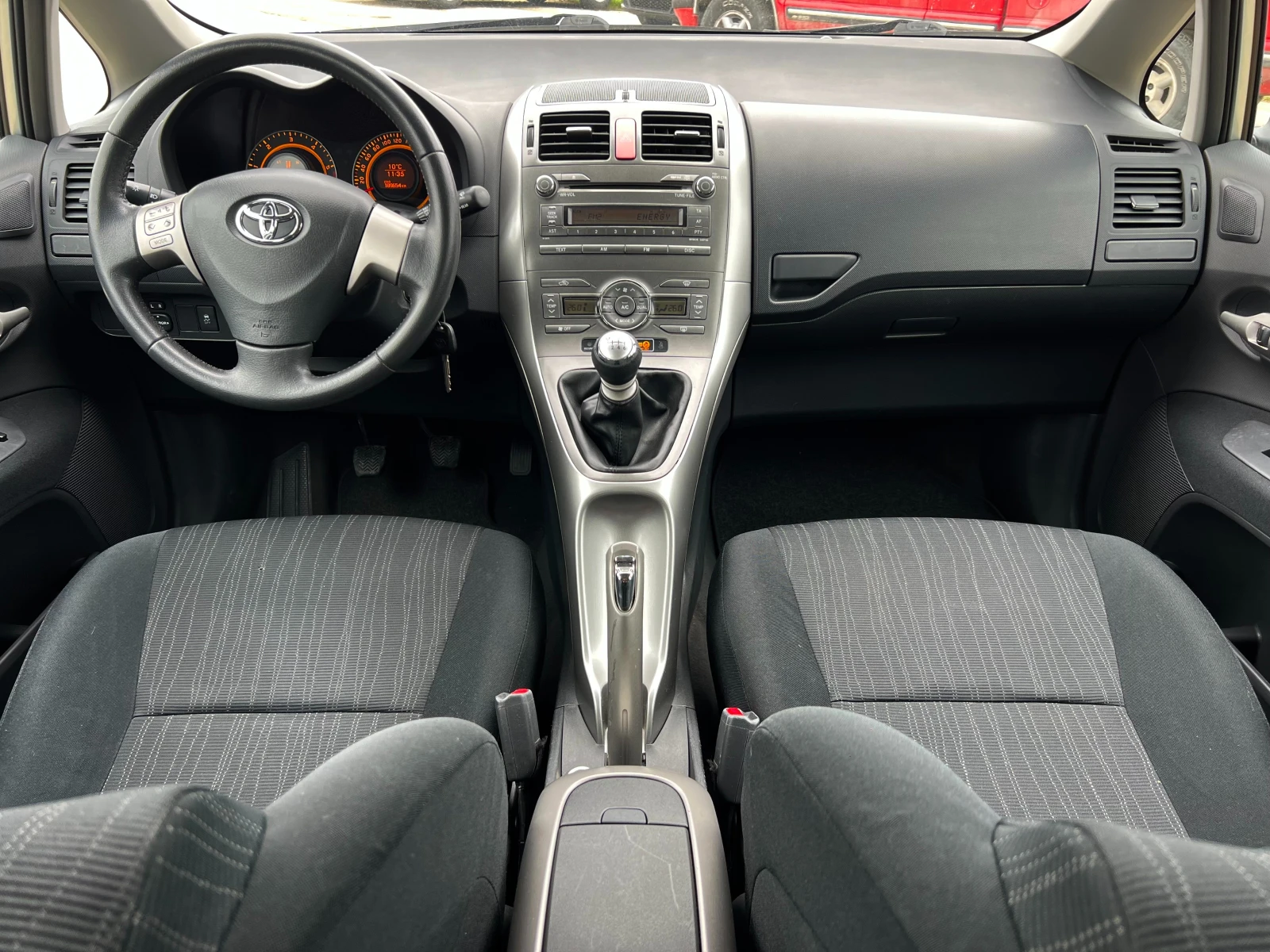 Toyota Auris 2.0-ДИЗЕЛ-126кс, снимка 10 - Автомобили и джипове - 53975102