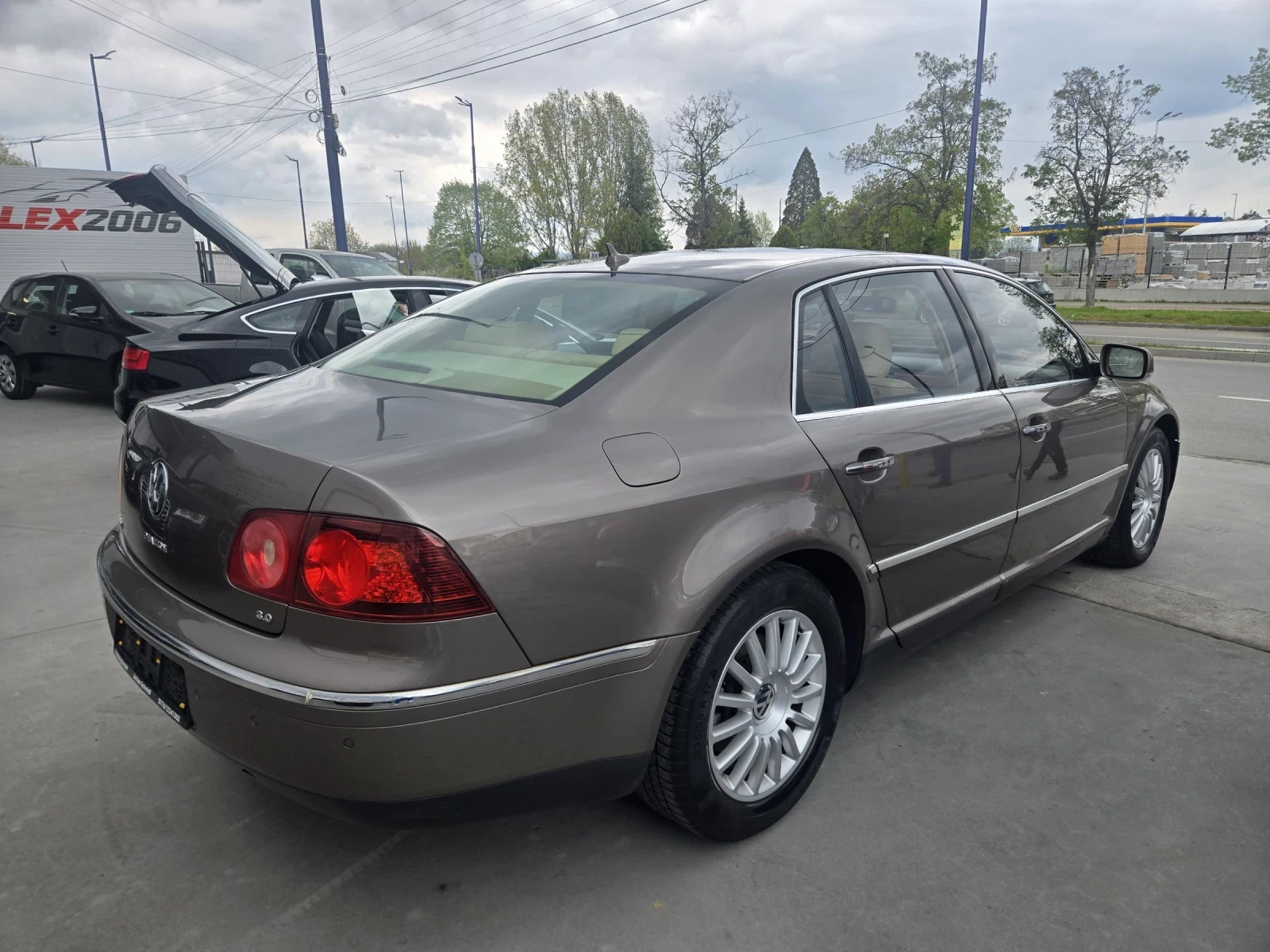 VW Phaeton 3.0 TDI, снимка 3 - Автомобили и джипове - 54284968