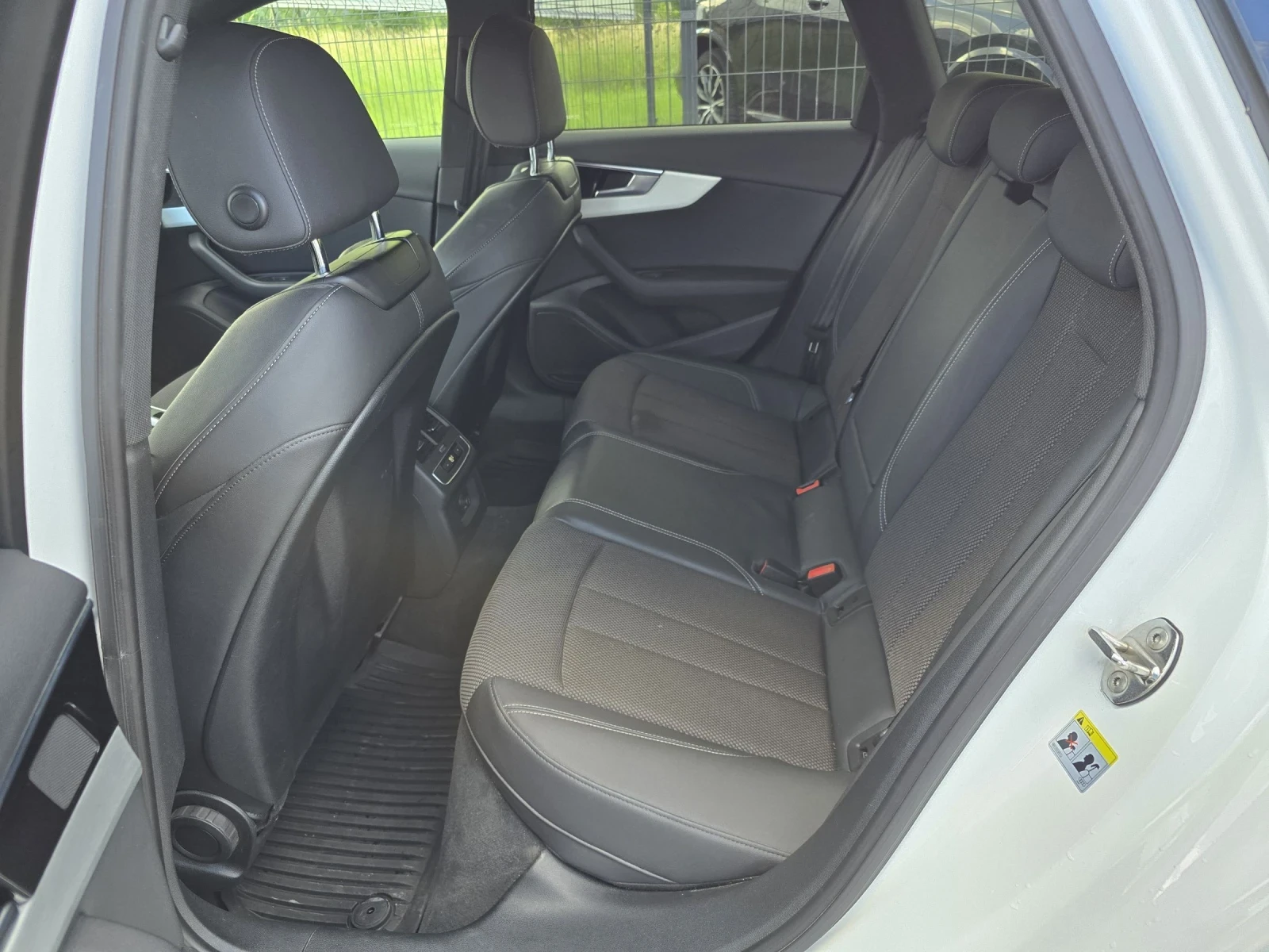 Audi A4 2.0TDI/S-LINE/QAUTTRO/MATRIX | Mobile.bg � ����������� 10
