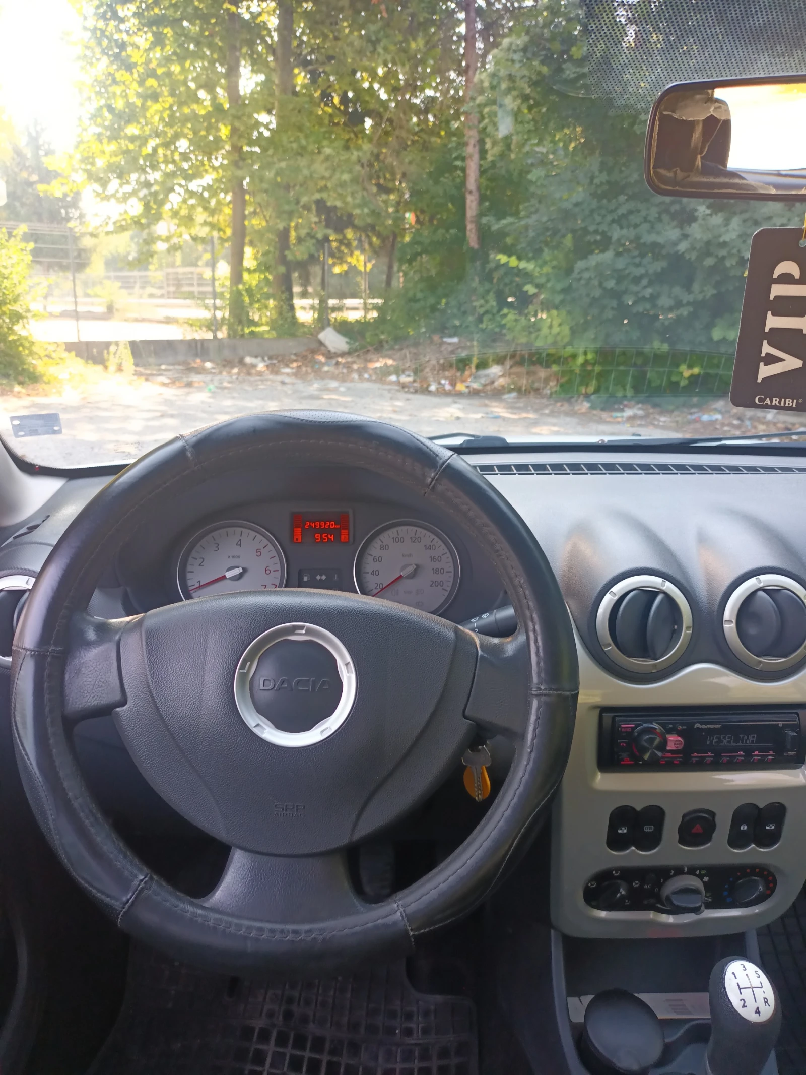 Dacia Sandero 1.5dci, снимка 6 - Автомобили и джипове - 55302463