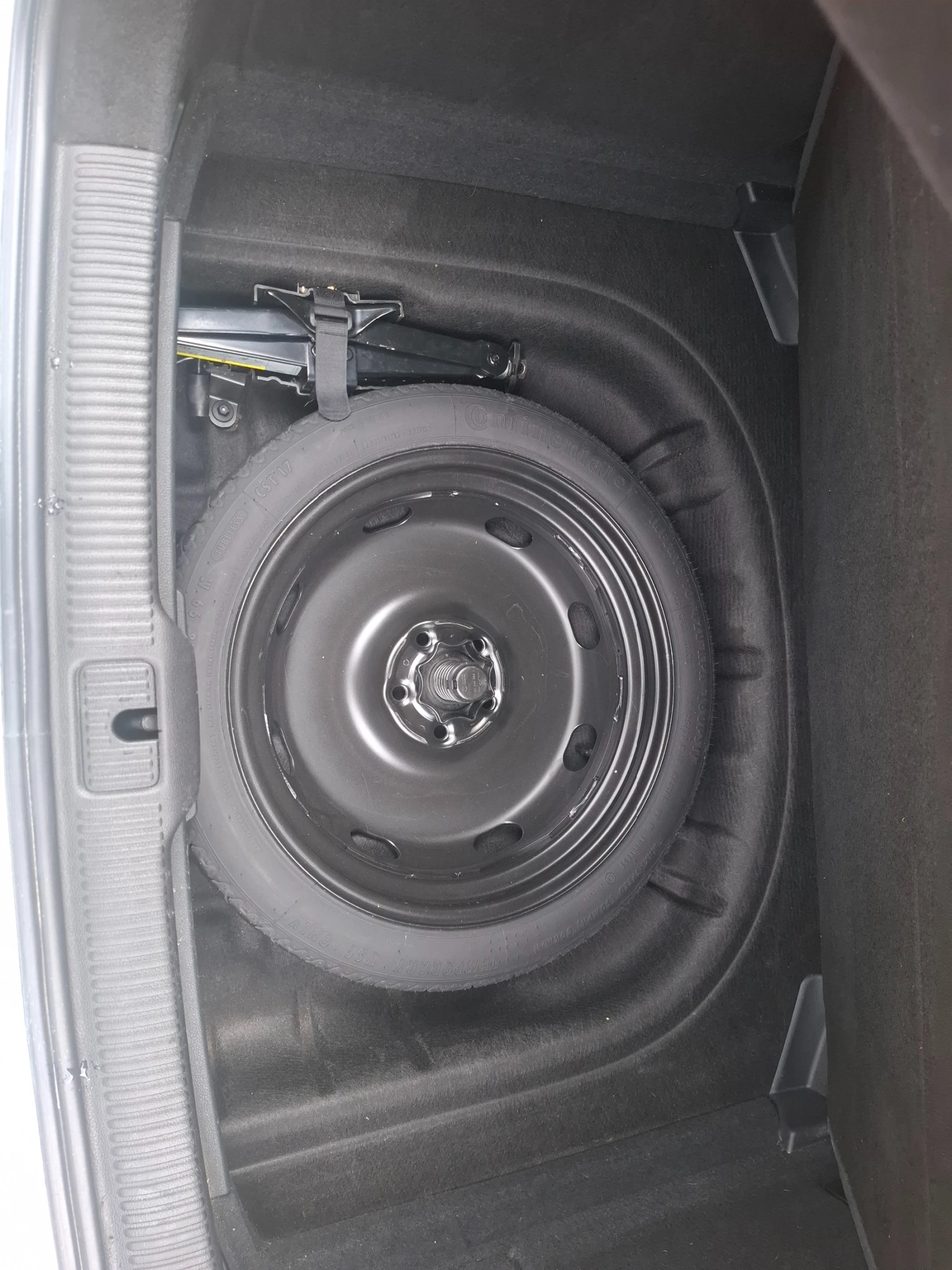 Audi A3 1.6TDI/Euro5B/Нави/Клима, снимка 14 - Автомобили и джипове - 56270224