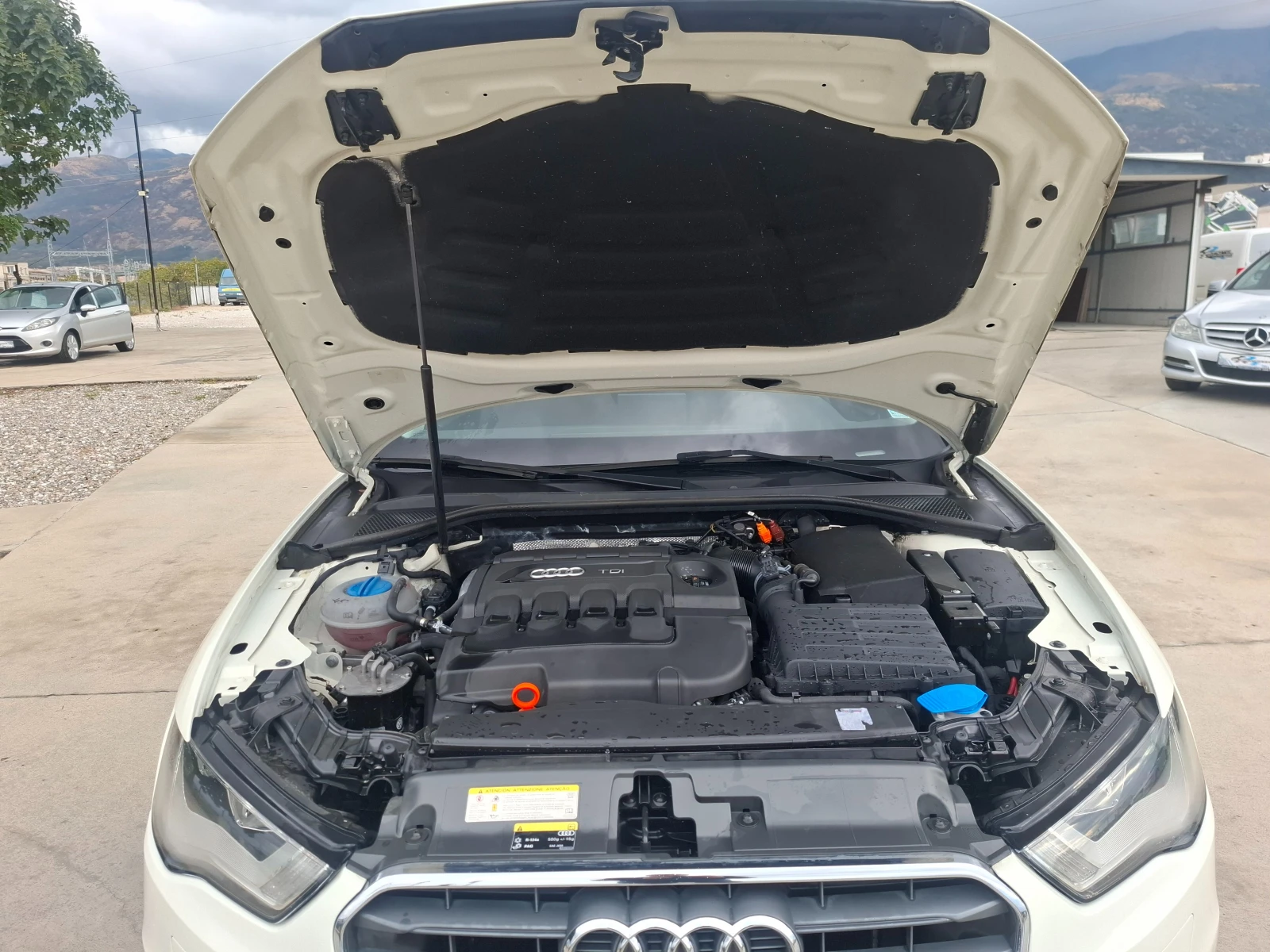 Audi A3 1.6TDI/Euro5B/Нави/Клима, снимка 15 - Автомобили и джипове - 56270224