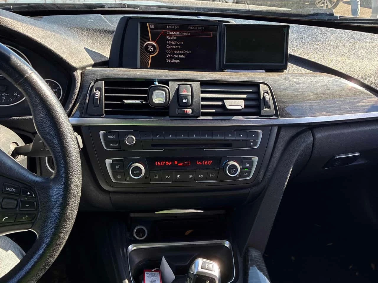 BMW 320 * 4dr Sdn 320i xDrive AWD * CARFAX *  | Mobile.bg � ����������� 9
