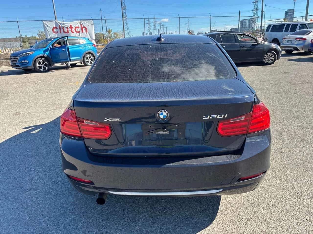 BMW 320 * 4dr Sdn 320i xDrive AWD * CARFAX *  | Mobile.bg � ����������� 4