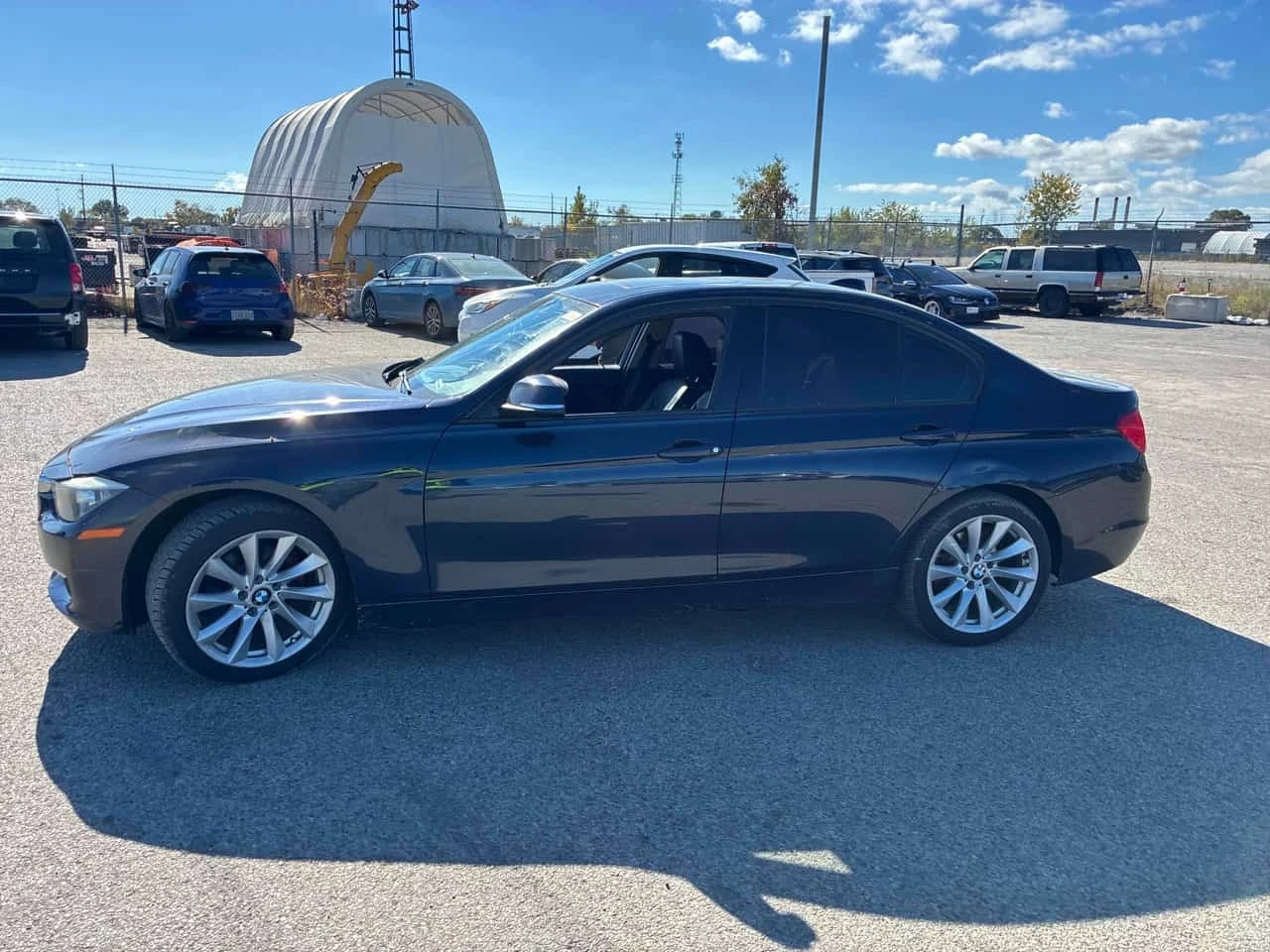BMW 320 * 4dr Sdn 320i xDrive AWD * CARFAX *  | Mobile.bg � ����������� 2