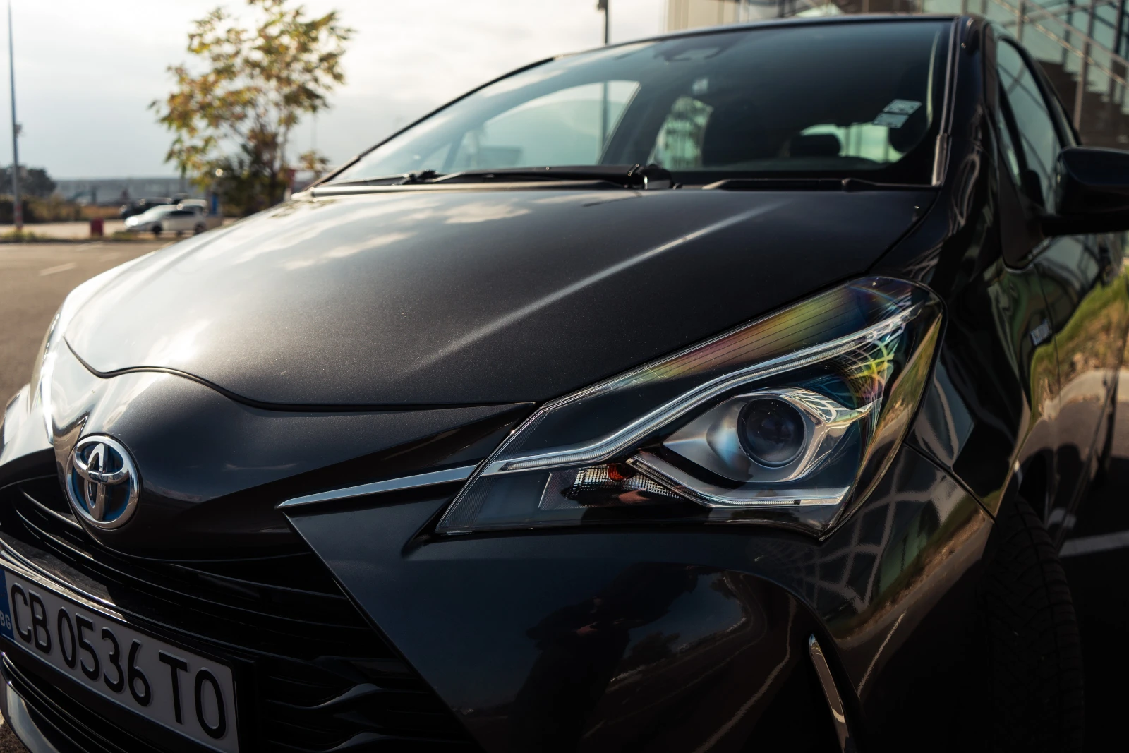 Toyota Yaris 1.5 Hybrid E-CVT, снимка 4 - Автомобили и джипове - 56744226
