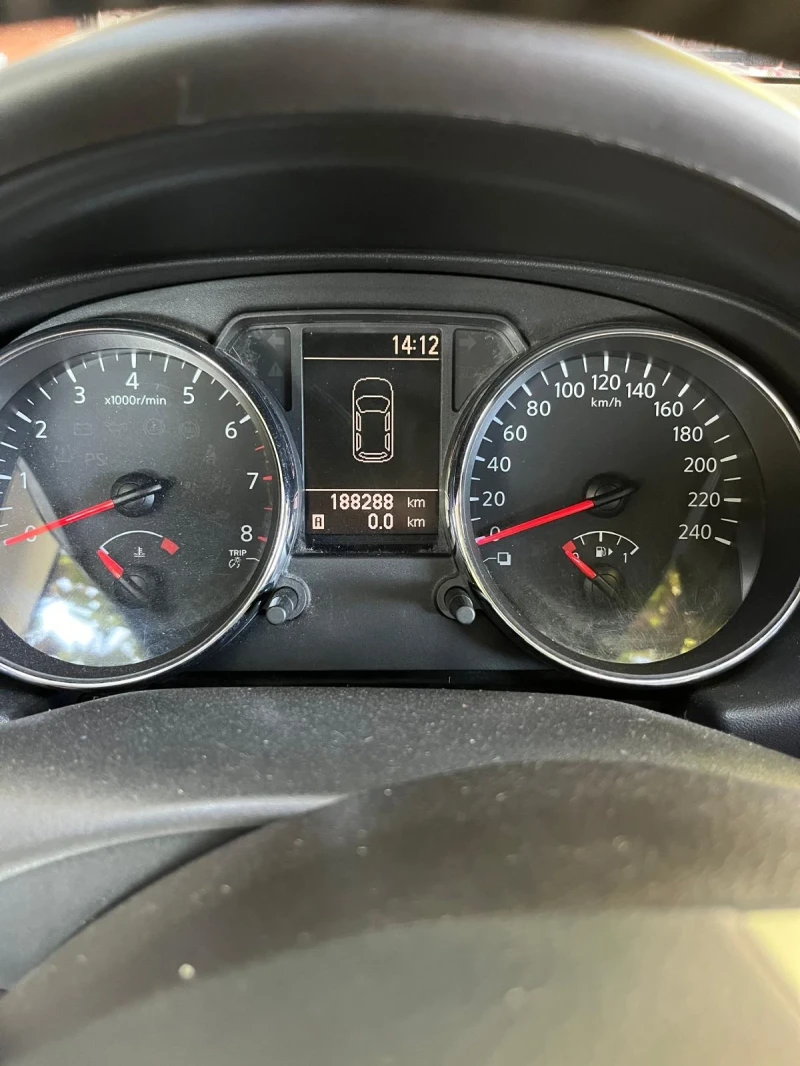 Nissan Qashqai 2.0 benzin 7 mesta, снимка 8 - Автомобили и джипове - 47334580