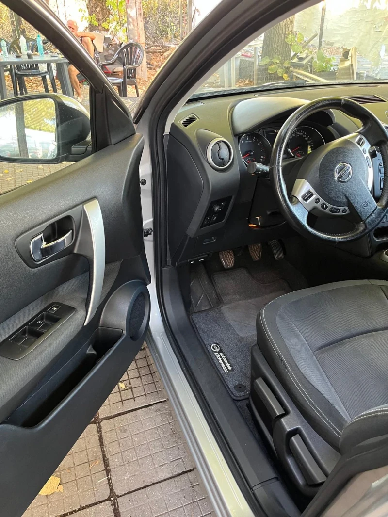 Nissan Qashqai 2.0 benzin 7 mesta, снимка 5 - Автомобили и джипове - 47334580