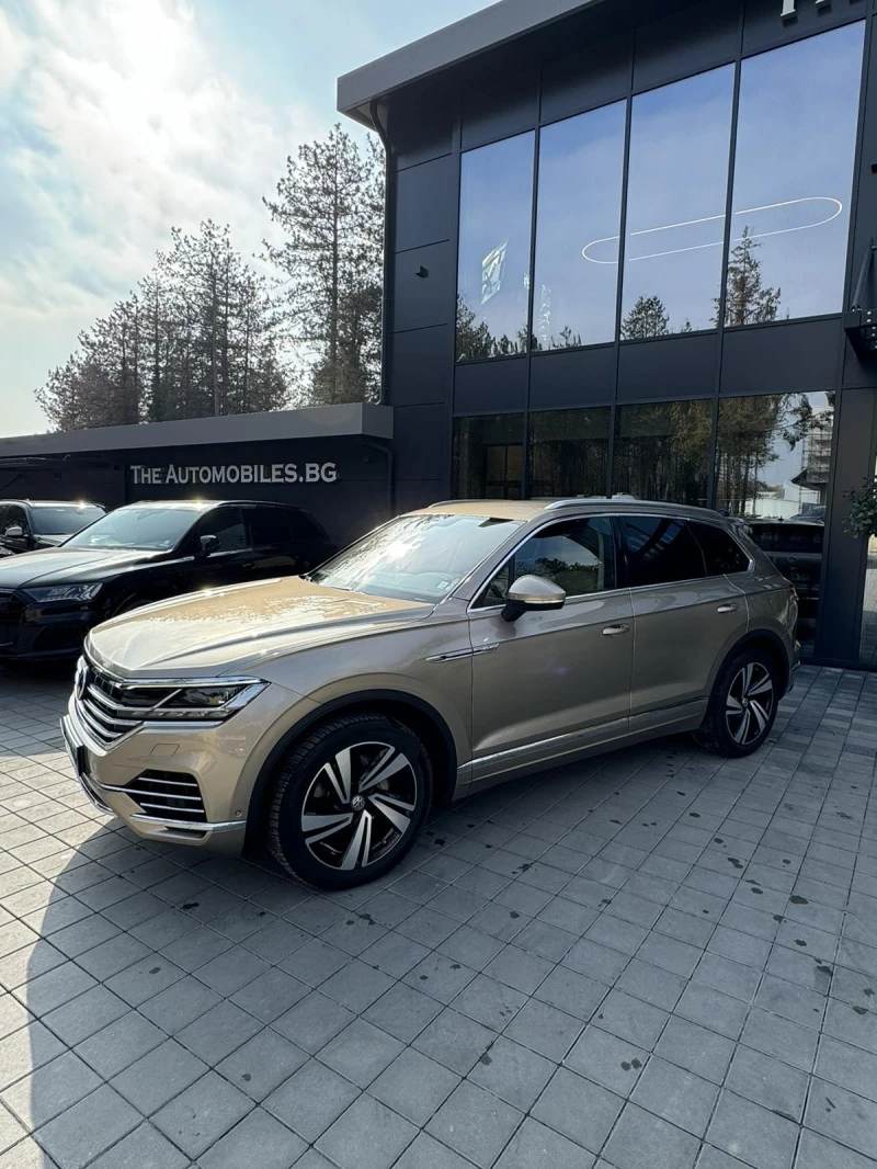 VW Touareg, снимка 4 - Автомобили и джипове - 47923534