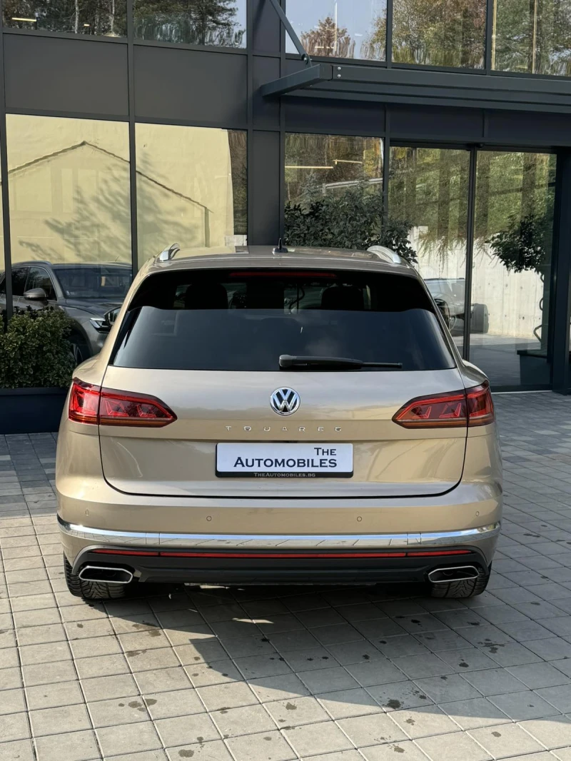 VW Touareg, снимка 6 - Автомобили и джипове - 47923534