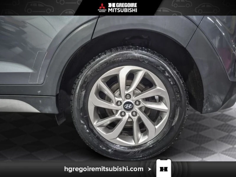 Hyundai Tucson * SE * AWD * Toit Pano * Cam?ra * Bancs Chauffants, снимка 10 - Автомобили и джипове - 52805156