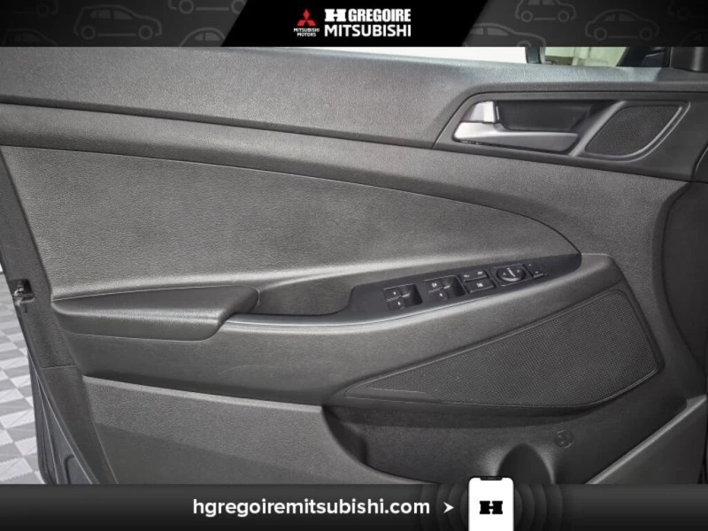 Hyundai Tucson * SE * AWD * Toit Pano * Cam?ra * Bancs Chauffants, снимка 13 - Автомобили и джипове - 52805156