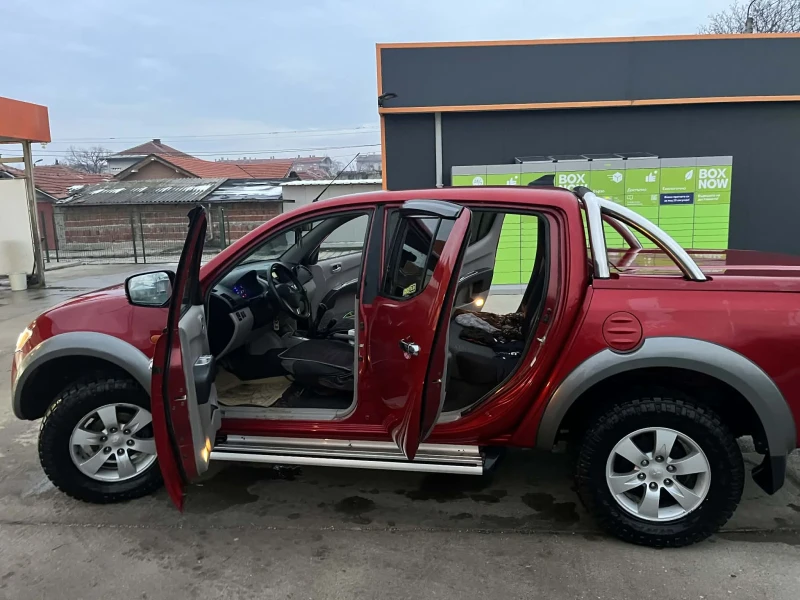 Mitsubishi L200, снимка 11 - Автомобили и джипове - 53201554