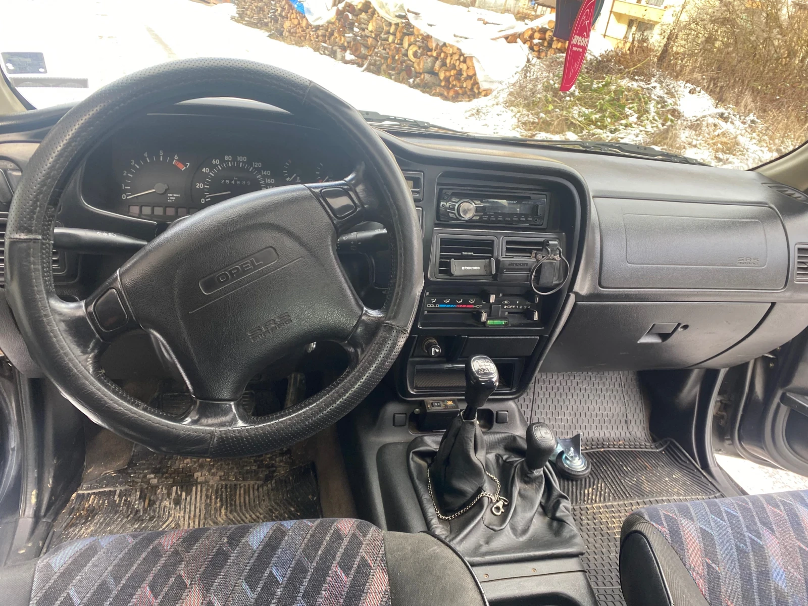 Opel Frontera 2.0I - изображение 9