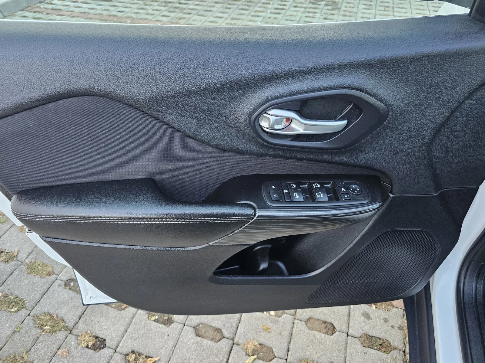 Jeep Cherokee 2.0Multijet 170k.c Atomat - изображение 9