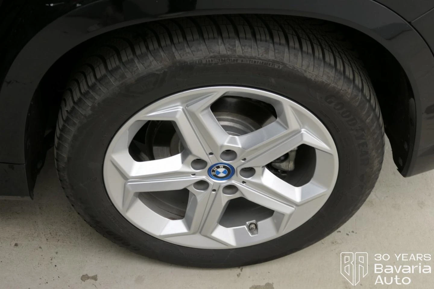 BMW iX1 30 xDrive M Sport Paket | Mobile.bg   16