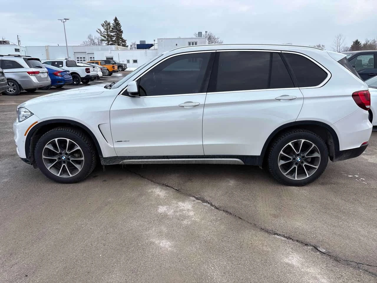 BMW X5 xDrive35i/CARFAX/ПАНОРАМА/ПОДГРЕВИ/HUD - изображение 3