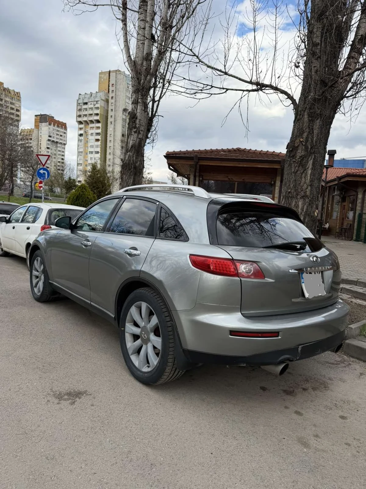 Infiniti Fx 35, снимка 2 - Автомобили и джипове - 54174949